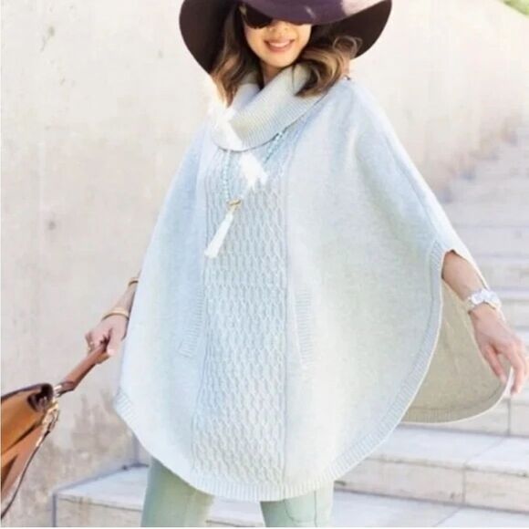 CAbi Grey Cowl Neck Knit Poncho/Sweater/Cape #3003 w/Front Pocket Pouch. Small - Picture 3 of 12